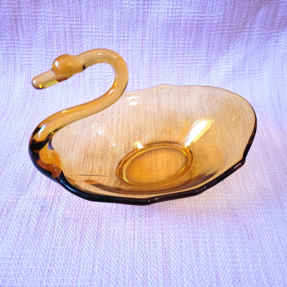 Vintage Beautiful Amber Swan Glass Dish. MCM